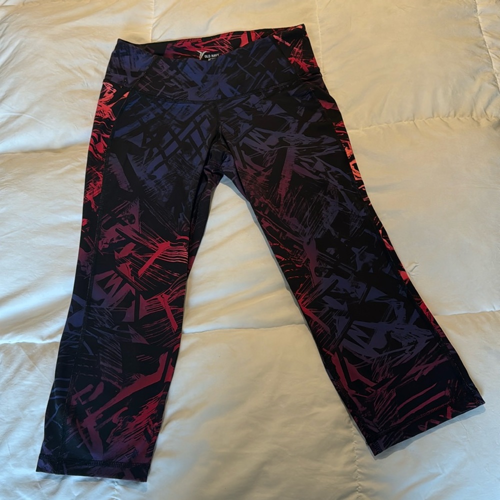 Old navy athletic wear capris - geometric with pretty colors